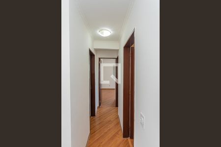 Corredor de apartamento à venda com 3 quartos, 64m² em Vila Albertina, São Paulo