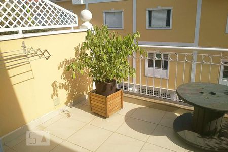 Casa de condomínio à venda com 135m², 3 quartos e 2 vagas Casa de condomínio à venda com 135m², 3 quartos e 2 vagasVaranda suíte 03