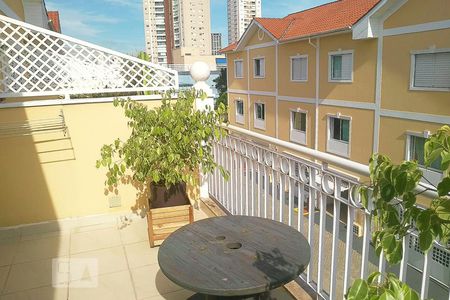 Casa de condomínio à venda com 135m², 3 quartos e 2 vagas Casa de condomínio à venda com 135m², 3 quartos e 2 vagasVaranda suíte 03