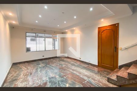 Sala de casa à venda com 3 quartos, 300m² em Jardim Laone, São Paulo