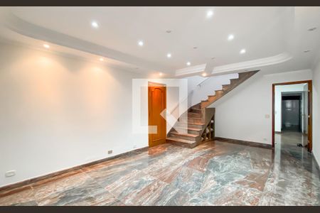 Sala de casa à venda com 3 quartos, 300m² em Jardim Laone, São Paulo