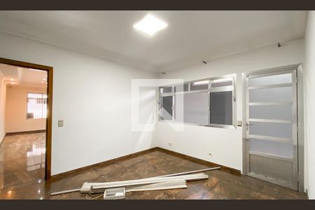 Sala de casa à venda com 3 quartos, 300m² em Jardim Laone, São Paulo