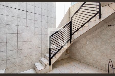 Casa à venda com 300m², 3 quartos e 2 vagasEscada