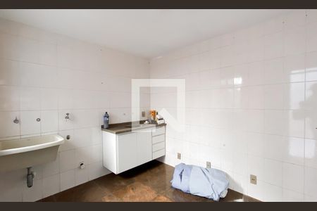Casa à venda com 300m², 3 quartos e 2 vagasÁrea de Serviço