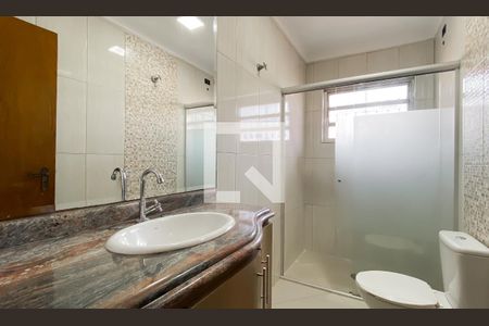 Casa à venda com 300m², 3 quartos e 2 vagasBanheiro