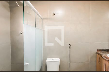 Casa à venda com 300m², 3 quartos e 2 vagasBanheiro da Suite
