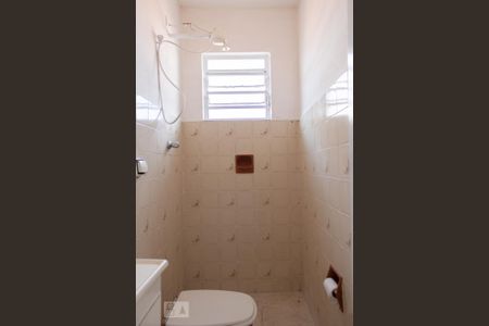 Casa para alugar com 40m², 1 quarto e sem vaga Casa para alugar com 40m², 1 quarto e sem vagaBanheiro Social