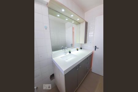 Banheiro de apartamento para alugar com 1 quarto, 58m² em Taboão, São Bernardo do Campo