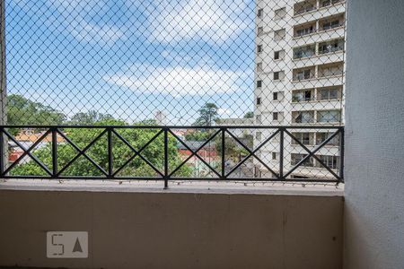 Varanda  de apartamento para alugar com 3 quartos, 69m² em Vila Isa, São Paulo