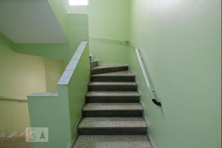 Apartamento para alugar com 89m², 2 quartos e 1 vagaEscada