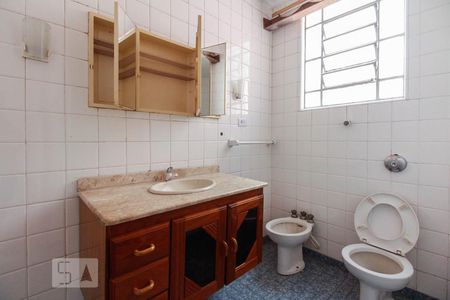Casa à venda com 170m², 2 quartos e 2 vagasBanheiro Suíte 