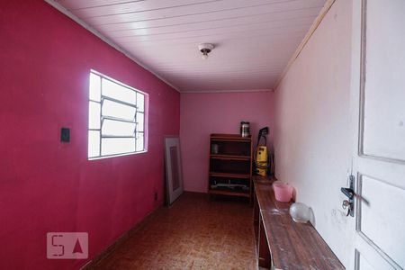 Casa à venda com 170m², 2 quartos e 2 vagasQuarto de serviço 