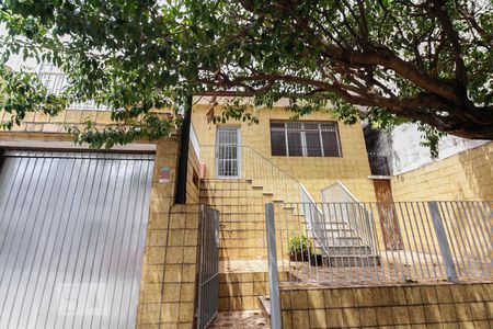 Casa à venda com 170m², 2 quartos e 2 vagasFachada 