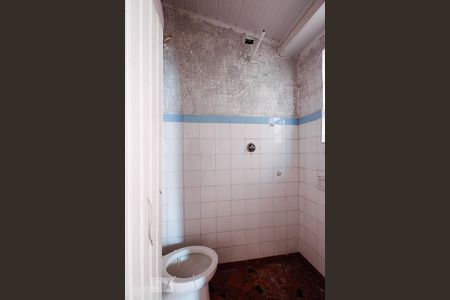 Casa à venda com 170m², 2 quartos e 2 vagasBanheiro de serviço 