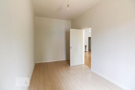 Casa à venda com 170m², 2 quartos e 2 vagasQuarto 