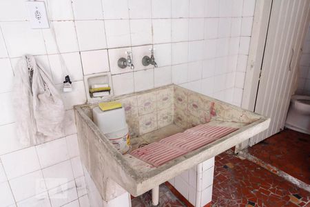 Casa à venda com 170m², 2 quartos e 2 vagasÁrea de serviço 