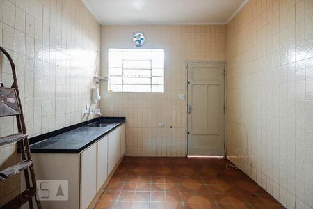 Casa à venda com 170m², 2 quartos e 2 vagasCozinha 
