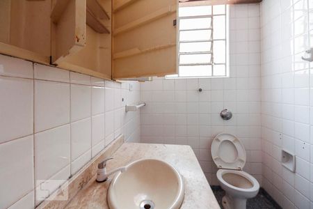 Casa à venda com 170m², 2 quartos e 2 vagasBanheiro Suíte 