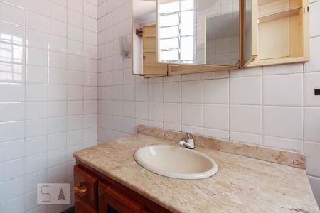 Casa à venda com 170m², 2 quartos e 2 vagasBanheiro Suíte 