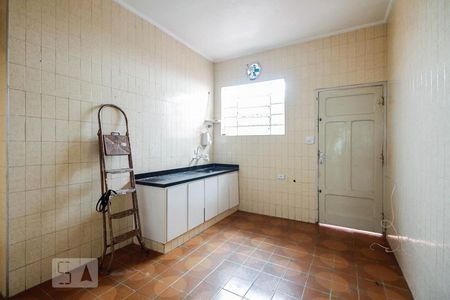 Casa à venda com 170m², 2 quartos e 2 vagasCozinha 