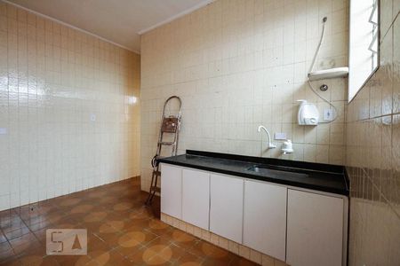Casa à venda com 170m², 2 quartos e 2 vagasCozinha 