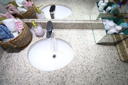 Apartamento à venda com 77m², 3 quartos e 1 vagaBanheiro da Suíte