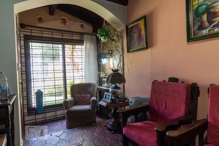 Sala de casa à venda com 3 quartos, 110m² em Chácara das Pedras, Porto Alegre