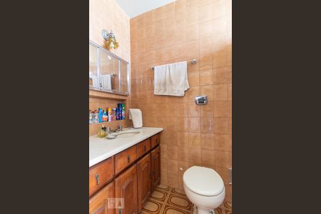 Banheiro de casa à venda com 3 quartos, 110m² em Chácara das Pedras, Porto Alegre