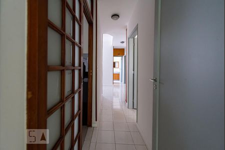 Corredor de apartamento à venda com 3 quartos, 115m² em Jardim Botânico, Rio de Janeiro