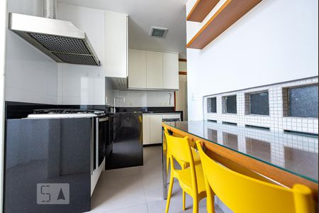 Apartamento à venda com 115m², 3 quartos e 1 vaga Apartamento à venda com 115m², 3 quartos e 1 vagaCozinha