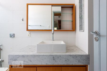 Apartamento à venda com 115m², 3 quartos e 1 vaga Apartamento à venda com 115m², 3 quartos e 1 vagaBanheiro 2