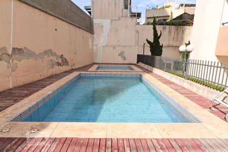 Apartamento à venda com 66m², 2 quartos e 2 vagas Apartamento à venda com 66m², 2 quartos e 2 vagasÁrea comum - Piscina