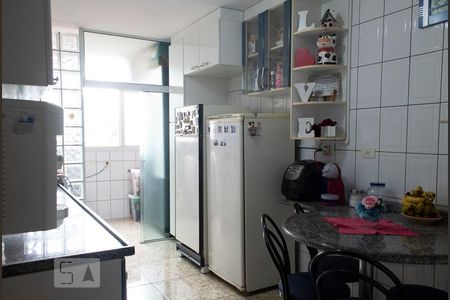 Apartamento à venda com 95m², 3 quartos e 2 vagas Apartamento à venda com 95m², 3 quartos e 2 vagasCozinha