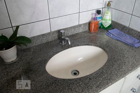 Apartamento à venda com 95m², 3 quartos e 2 vagas Apartamento à venda com 95m², 3 quartos e 2 vagasBANHEIRO