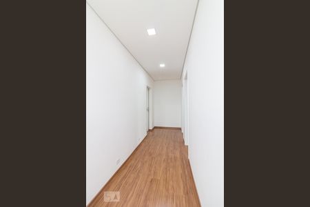 Corredor de casa para alugar com 3 quartos, 220m² em Jardim Munhoz, Guarulhos