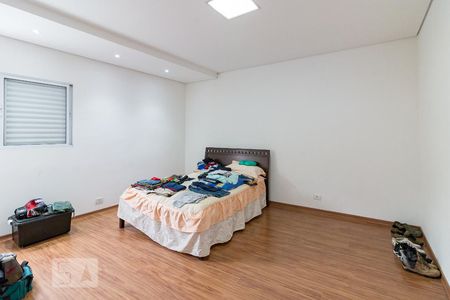 Casa à venda com 220m², 3 quartos e 7 vagasQuarto 2 suíte
