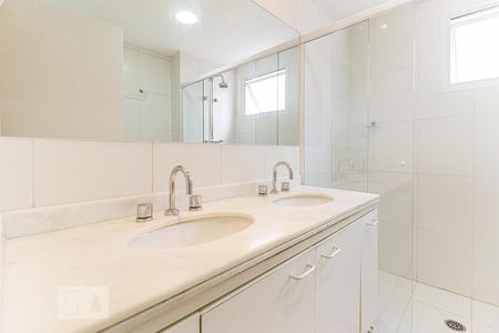 Apartamento para alugar com 186m², 3 quartos e 3 vagasBanheiro Suíte 1