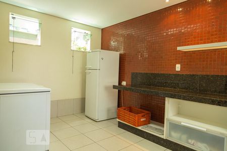 Apartamento para alugar com 90m², 3 quartos e 2 vagas Apartamento para alugar com 90m², 3 quartos e 2 vagasCozinha do Salão de Festas