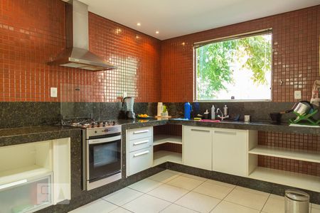 Apartamento para alugar com 90m², 3 quartos e 2 vagas Apartamento para alugar com 90m², 3 quartos e 2 vagasCozinha do Salão de Festas