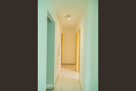 Apartamento para alugar com 90m², 3 quartos e 2 vagas Apartamento para alugar com 90m², 3 quartos e 2 vagasCorredor de acesso aos quartos