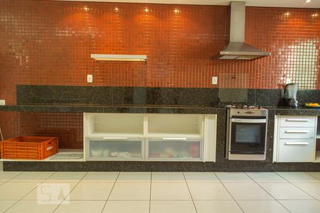 Apartamento para alugar com 90m², 3 quartos e 2 vagas Apartamento para alugar com 90m², 3 quartos e 2 vagasCozinha do Salão de Festas