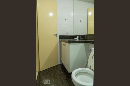 Apartamento para alugar com 90m², 3 quartos e 2 vagas Apartamento para alugar com 90m², 3 quartos e 2 vagasBanheiro da Suíte