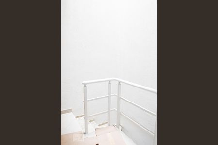 Casa de condomínio à venda com 150m², 3 quartos e 2 vagas Casa de condomínio à venda com 150m², 3 quartos e 2 vagasEscada - Garagem