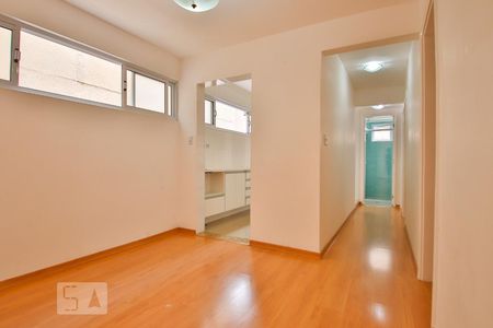 Sala de apartamento para alugar com 3 quartos, 73m² em Alto de Pinheiros, São Paulo