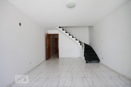 Sala de casa para alugar com 2 quartos, 75m² em Vila Gumercindo, São Paulo