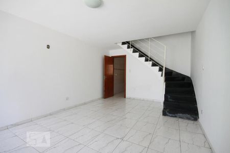 Sala de casa para alugar com 2 quartos, 75m² em Vila Gumercindo, São Paulo