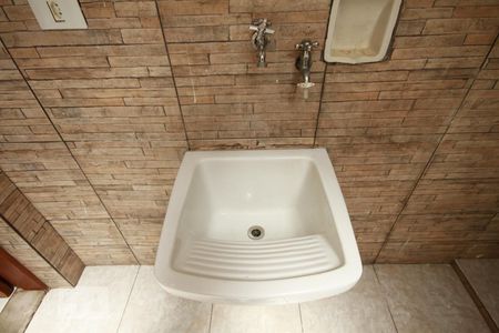 Casa para alugar com 75m², 2 quartos e 1 vagaÁrea de serviço