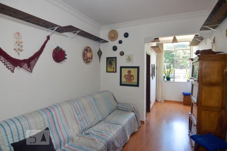 Apartamento para alugar com 70m², 2 quartos e sem vagaSala