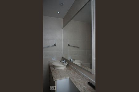 Banheiro de apartamento para alugar com 1 quarto, 37m² em Andaraí, Rio de Janeiro