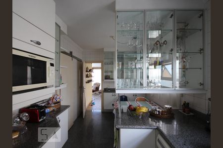 Apartamento à venda com 223m², 4 quartos e 4 vagasCozinha